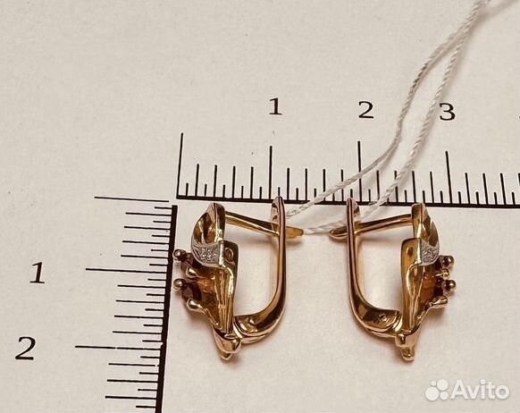 Серьги с синтетическим камнем Золото