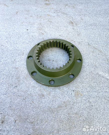 Муфта зубчатая бортовой передачи Гтт / 21.11.184