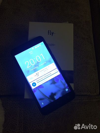 Телефон Fly