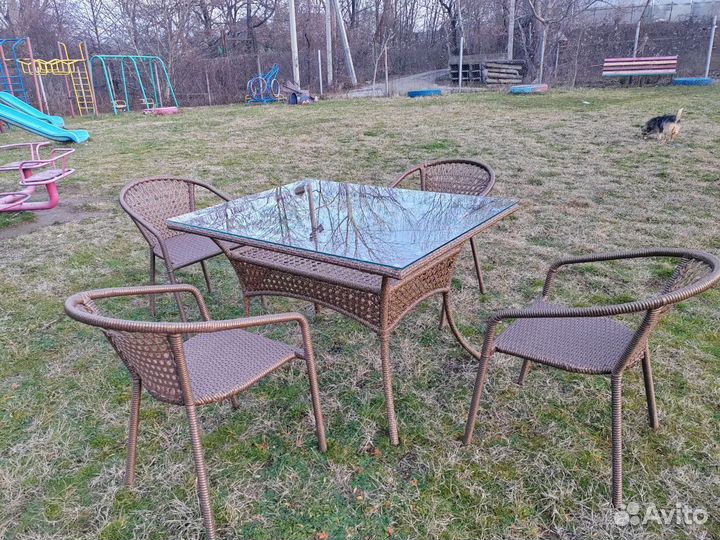 Комплект садовой мебели из ротанга