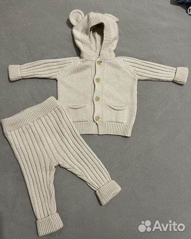 Вязанный костюм для новорожденных малышей