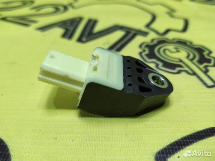 Датчик Airbag передний правый Toyota Camry ACV40