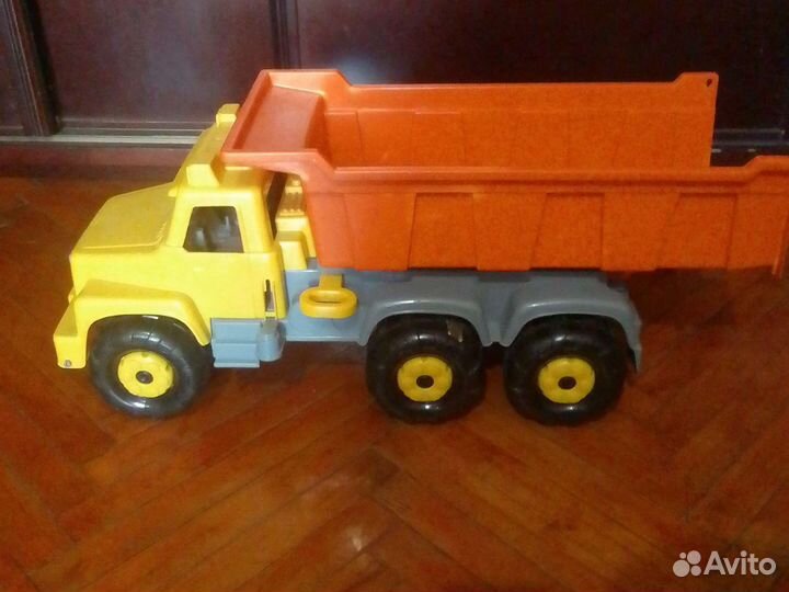 Игрушка грузовик