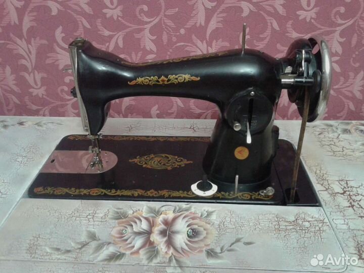 Старинная швейная машинка пмз 1975г