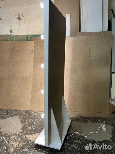 Новое напольное зеркало с подсветкой