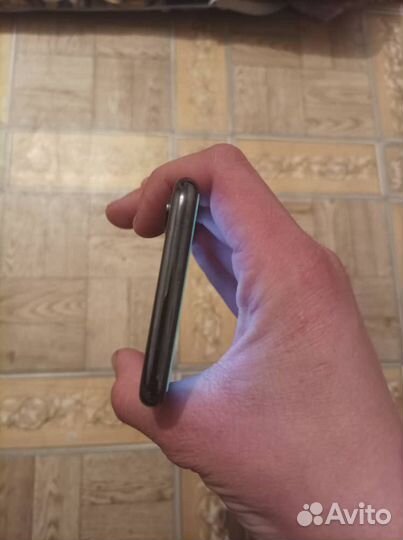 Телефон iPhone 10