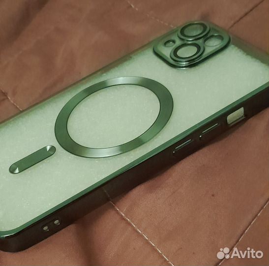 Чехол на iPhone 14