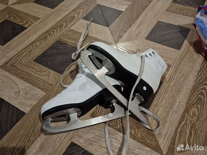 Коньки фигурные