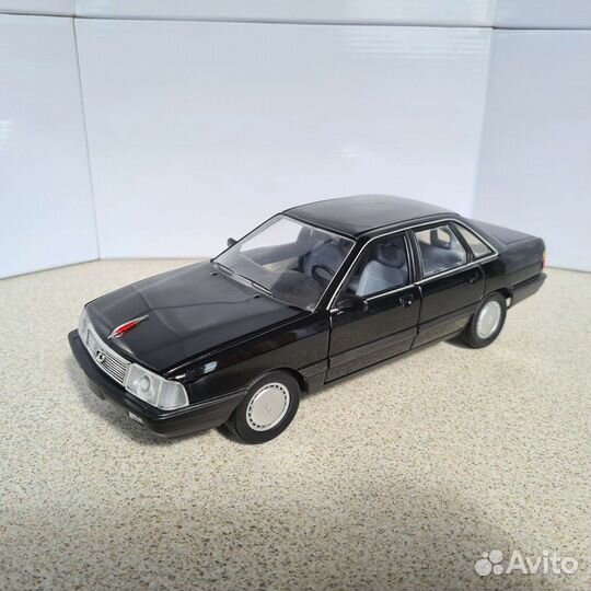 Audi Ауди 100 1:18