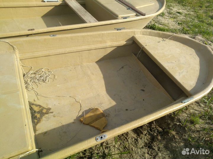 Лодка пластиковая