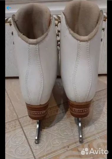 Фигурные коньки jackson elle