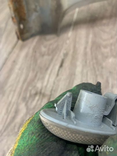 Повторитель поворота передний правый Citroen Xsara