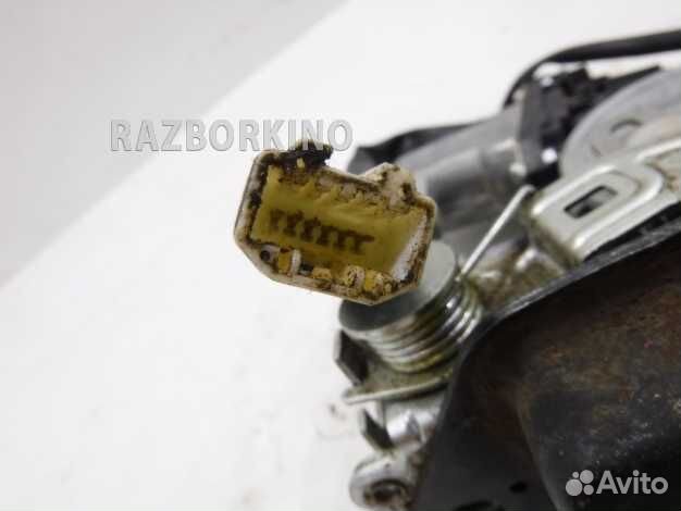 Замок двери багажника