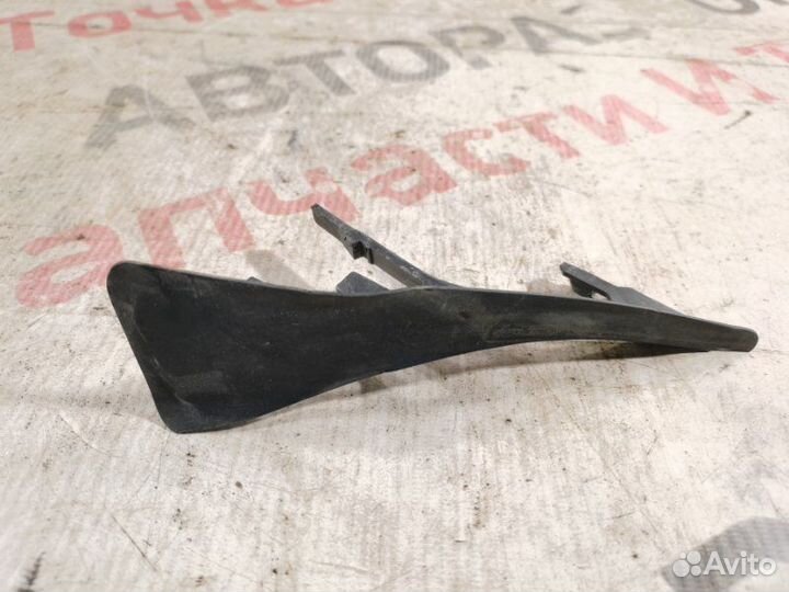 Уплотнитель кузова передний правый Volvo Xc90 2.0