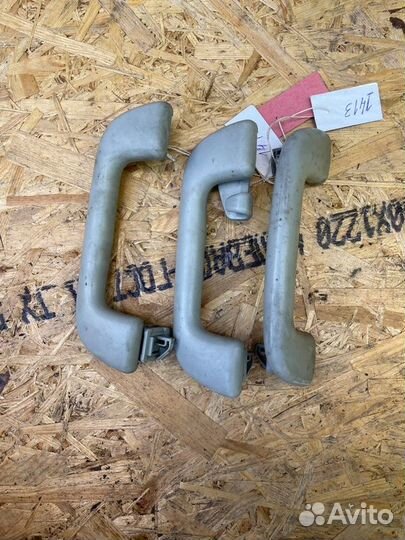 Ручка потолочная Toyota Avensis универсал D4D 2010