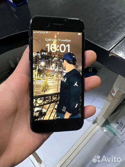 iPhone 8, 64 ГБ
