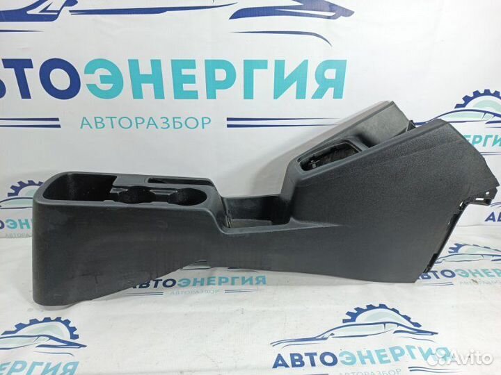 Консоль центральная Kia Venga YN G4FA 2011