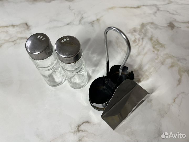 Солонка и перечница