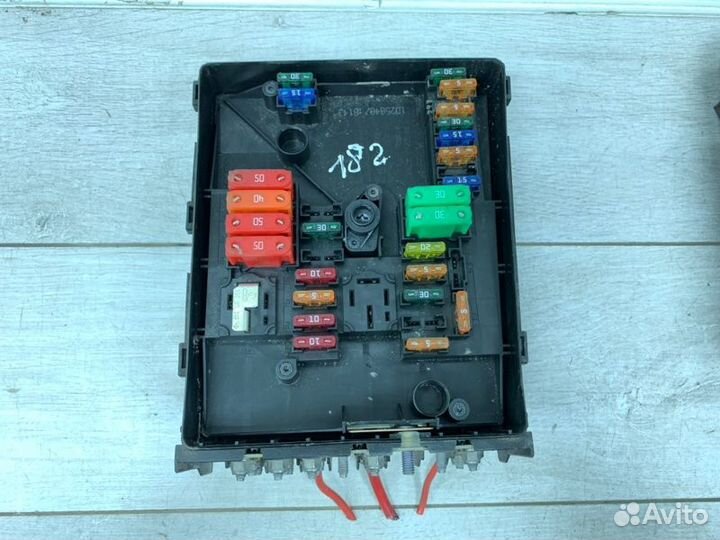 Блок предохранителей Volkswagen Touran минивэн BLS