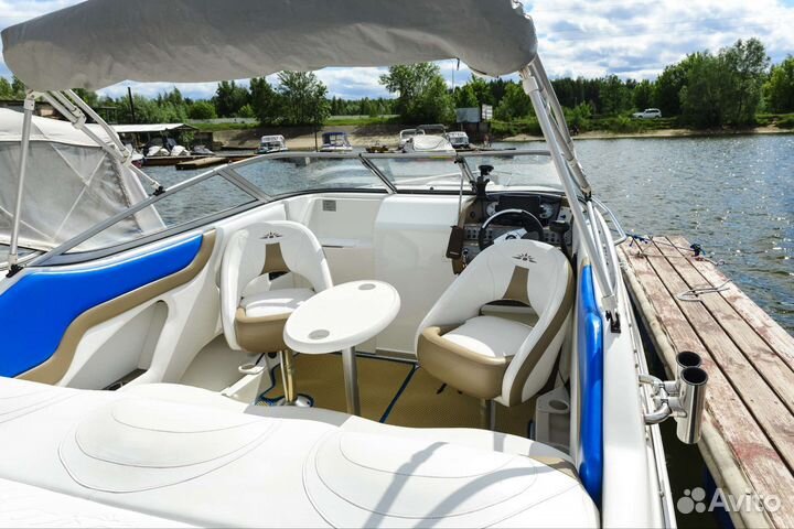 Прогулки на катере Аренда катера яхты