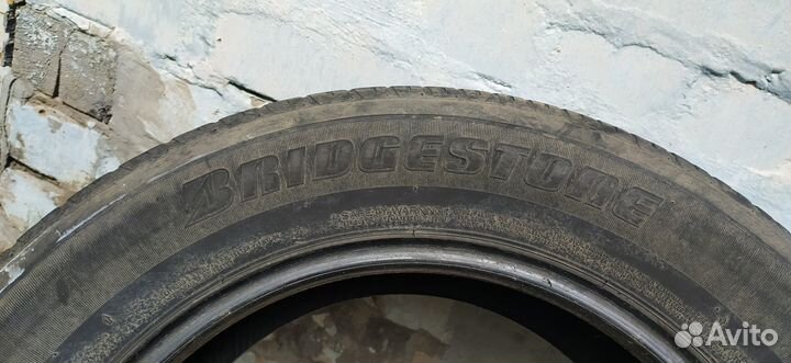 Bridgestone Dueler H/T 687 225/65 R17 101H