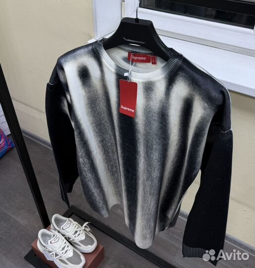 Свитер Supreme Blurred Logo Sweater