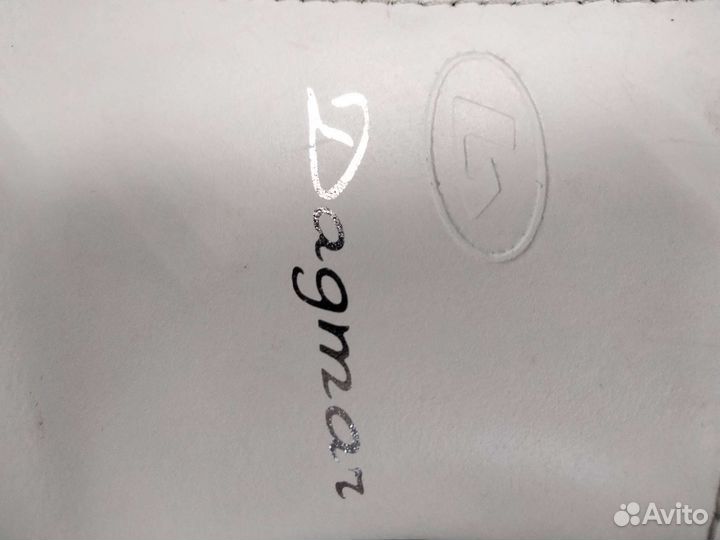 Коньки фигурные 32 р натуральная кожа