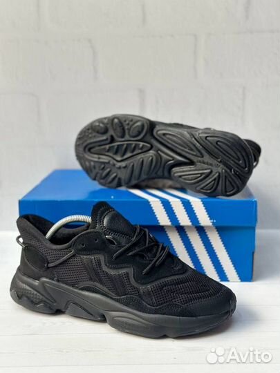 Кроссовки Adidas ozweego