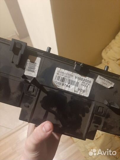 Volkswagen Touran панель приборов