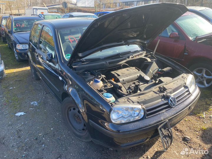 Панель передняя (телевизор) для Volkswagen Golf 4