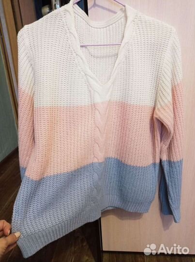 Свитер женский