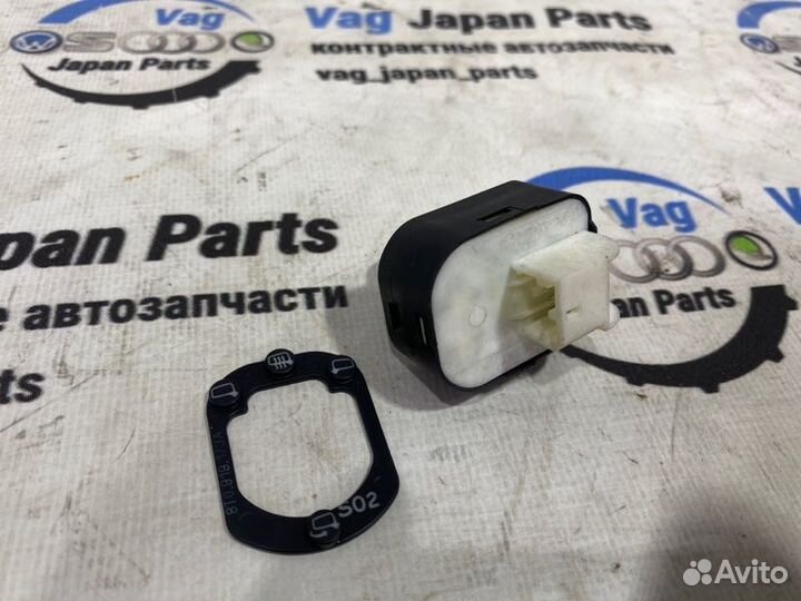 Блок управления зеркалами Audi A5 T8 cala 2008