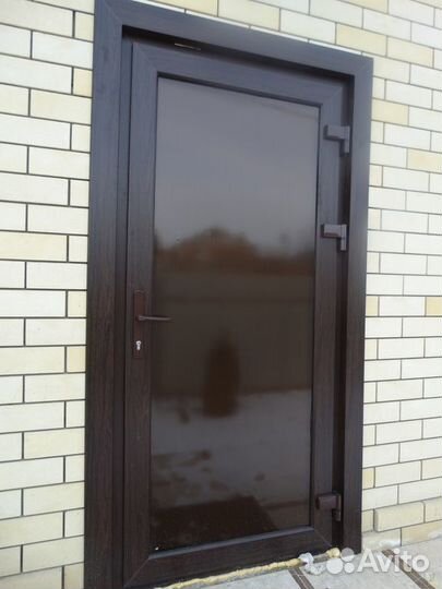 Пластиковые двери