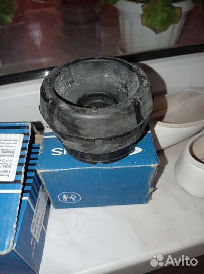 Продам опорные подшипники 2шт и опоры верхние 2шт