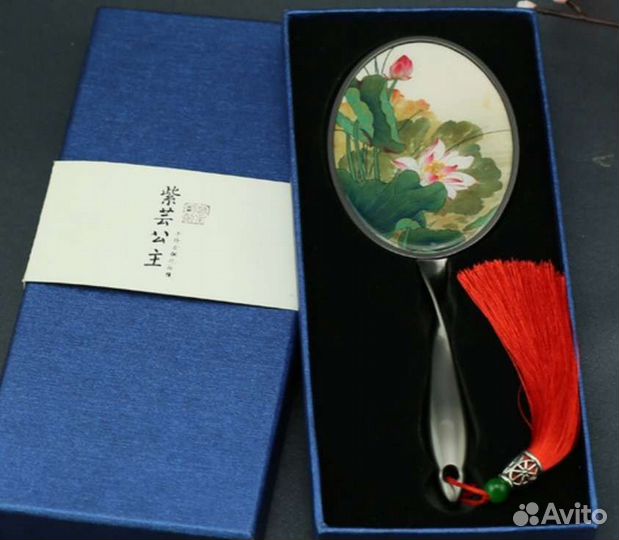 Зеркало с ручкой