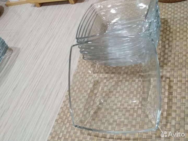 Салатники 6, тарелки 8шт стекло к-т из 14шт