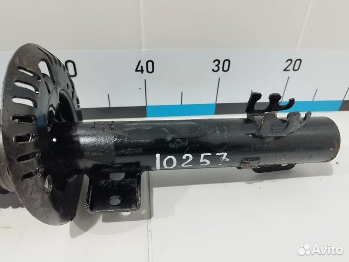 Амортизатор передний Polo (HB) 2009 цена за 1