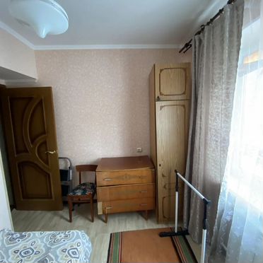 Комната в 3-к., 4/9 эт.