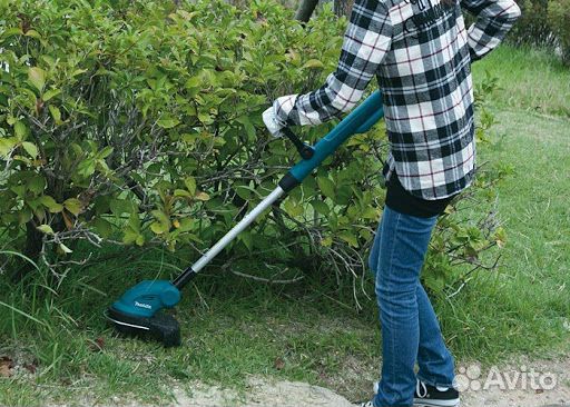 Аккумуляторная коса Makita DUR181RF