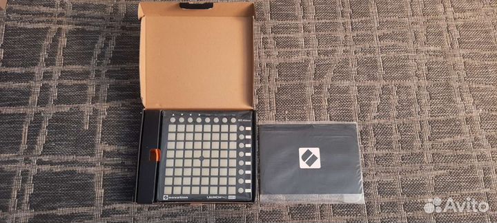 Novation Launchpad mini mk2