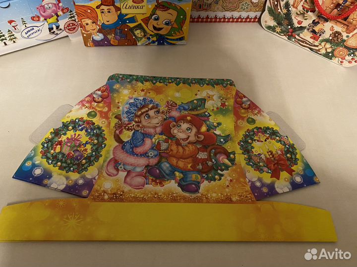 Новогодние подарочные коробки