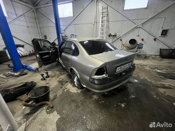 В разбор Opel Vectra B 1.6 МКПП