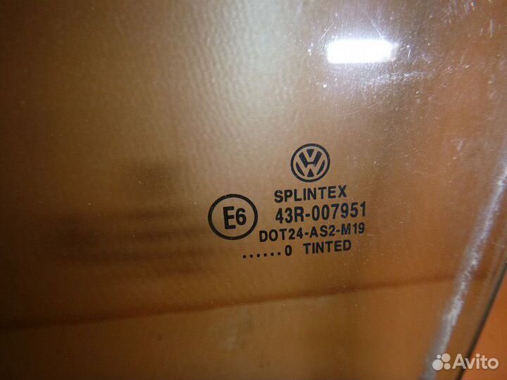 Стекло двери передней левой Volkswagen golf IV/bor