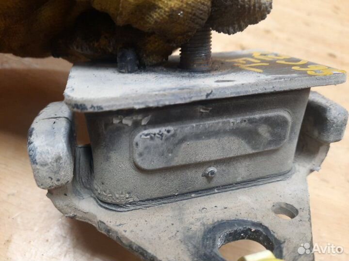 Подушка двигателя левая Toyota Land Cruiser Prado