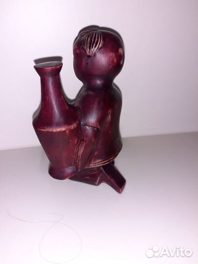 Деревянная фигурка девочка