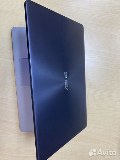 Ноутбук Asus X705U