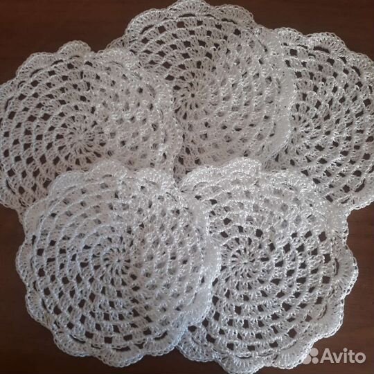 Вязаные салфетки ручной работы