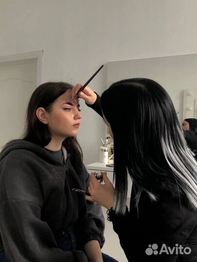 Мастер бровист