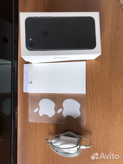 Телефон iPhone 7