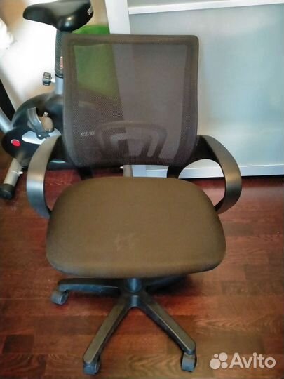 Компьютерное кресло